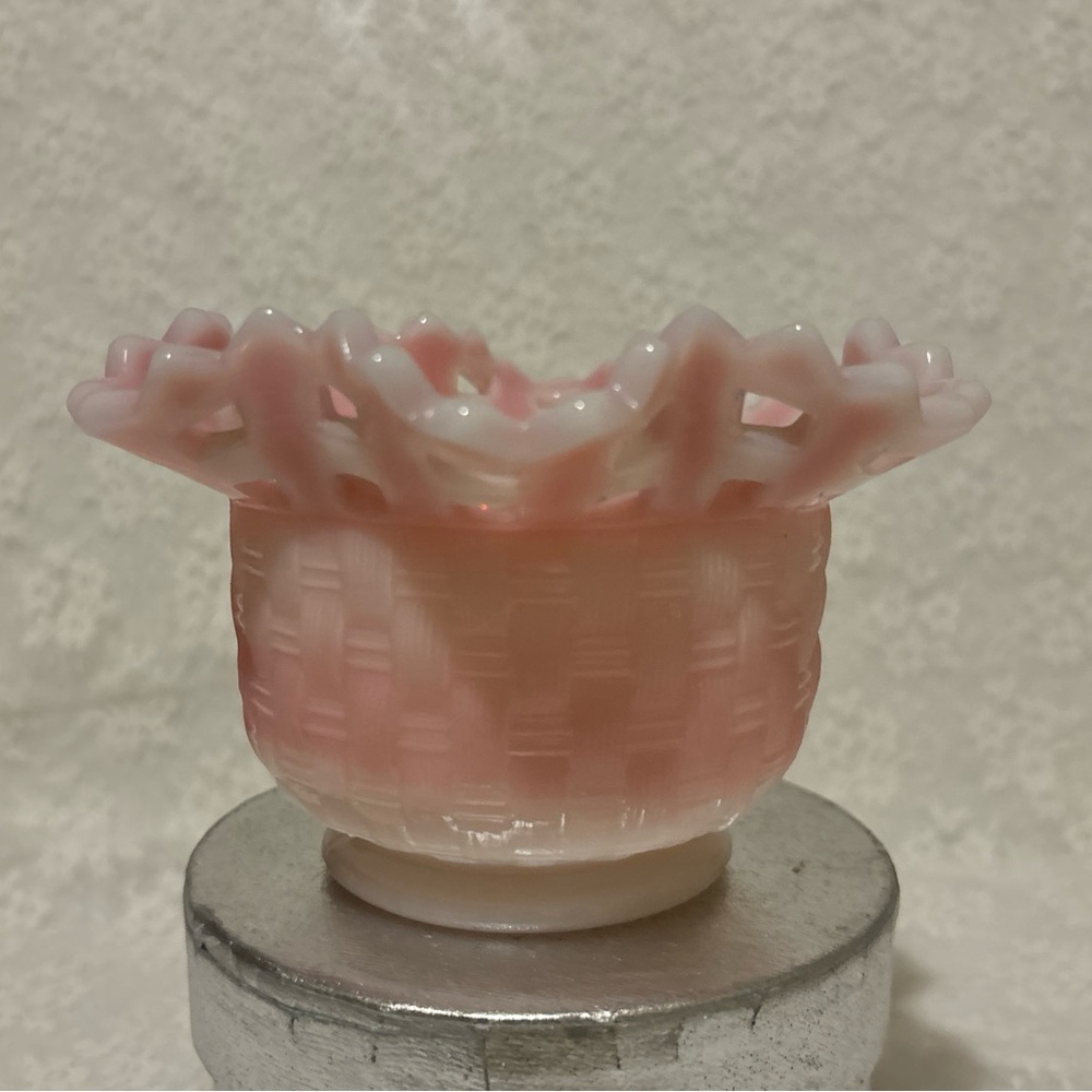 Glass pink and white reticulated bowl